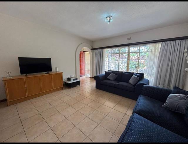 3 BEDROOM TOWNHOUSE FOR SALE IN FAIRLAND